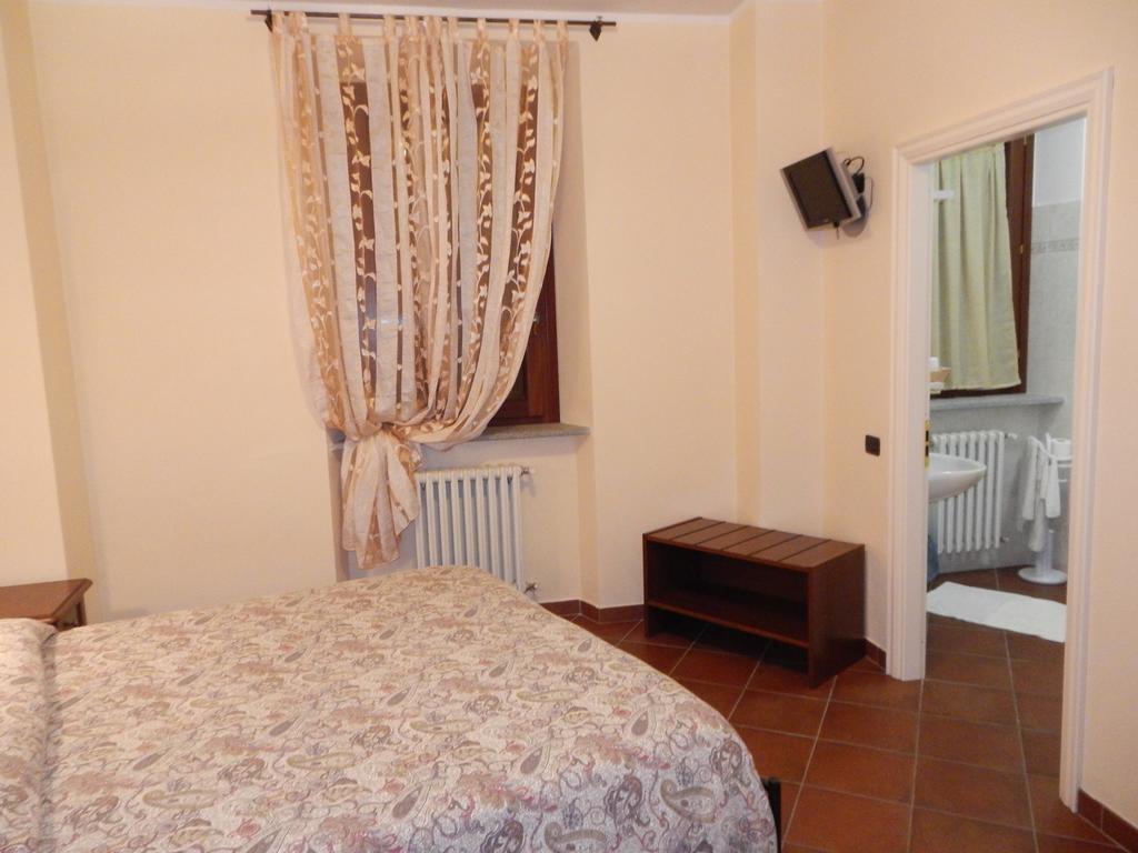 Risthotel Pizzeria Italia Godiasco Esterno foto