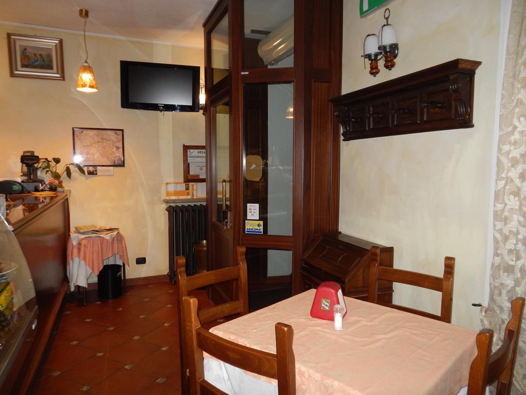 Risthotel Pizzeria Italia Godiasco Esterno foto