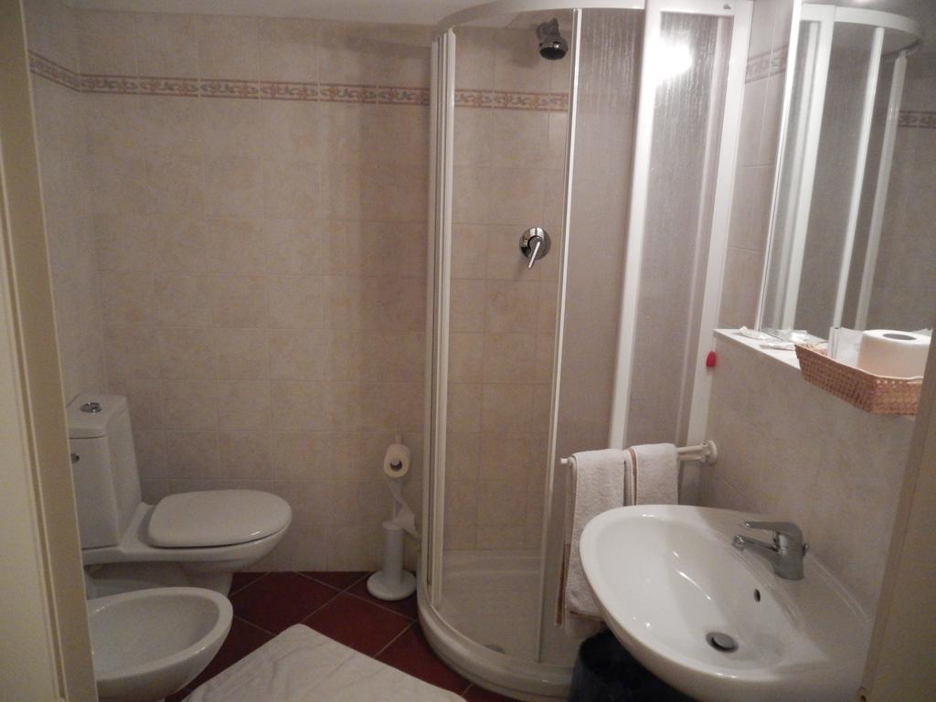 Risthotel Pizzeria Italia Godiasco Camera foto